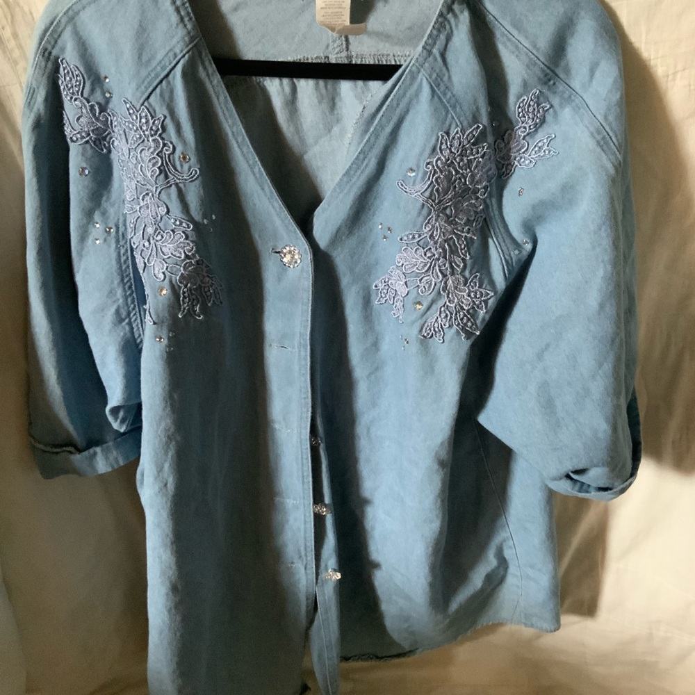 Jaclyn Smith 2xl Blue Denim Button Up Shirt Embroidered Beaded Appliques Blouse